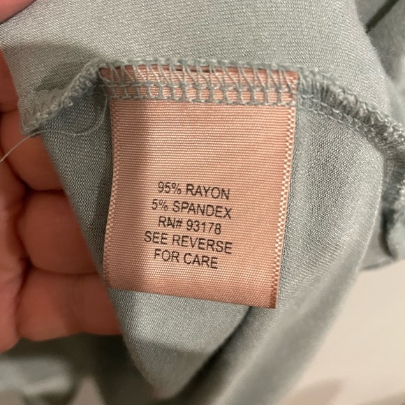 Women’s 2X Philosophy light sage green long line loose fit tunic. - Picture 4 of 4